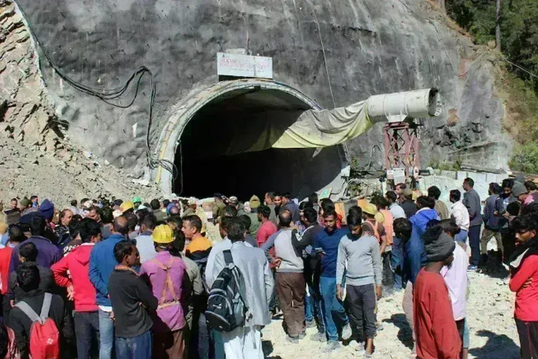 Uttarakhand Tunnel : ఉత్తరకాశీలో కార్మికుల కోసం కొనసాగుతున్న రెస్క్యూ ఆపరేషన్ Uttarakhand Tunnel : ఉత్తరకాశీలో కార్మికుల కోసం కొనసాగుతున్న రెస్క్యూ ఆపరేషన్