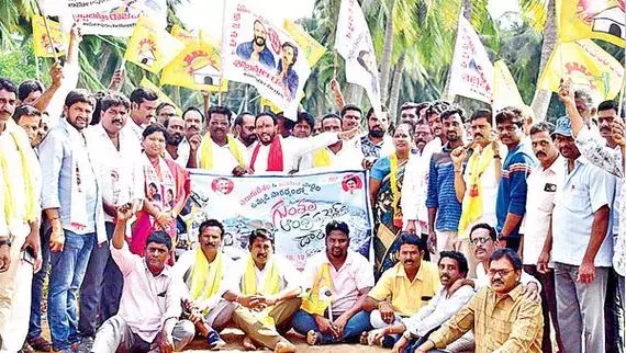 AP: గుంతల ఆంధ్రప్రదేశ్‌కు దారేదీ..?