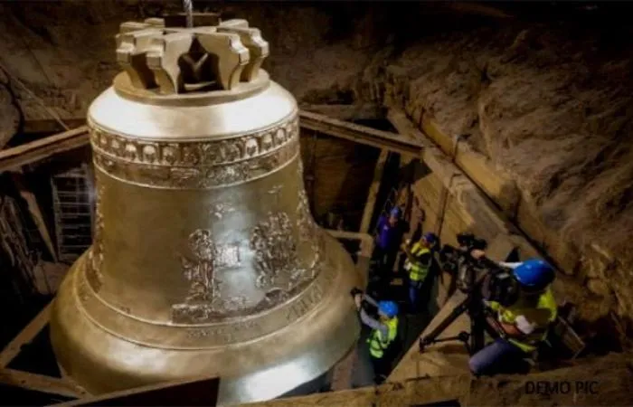 World Largest Bell: ప్రపంచంలోనే అతి పెద్ద గంట World Largest Bell: ప్రపంచంలోనే అతి పెద్ద గంట