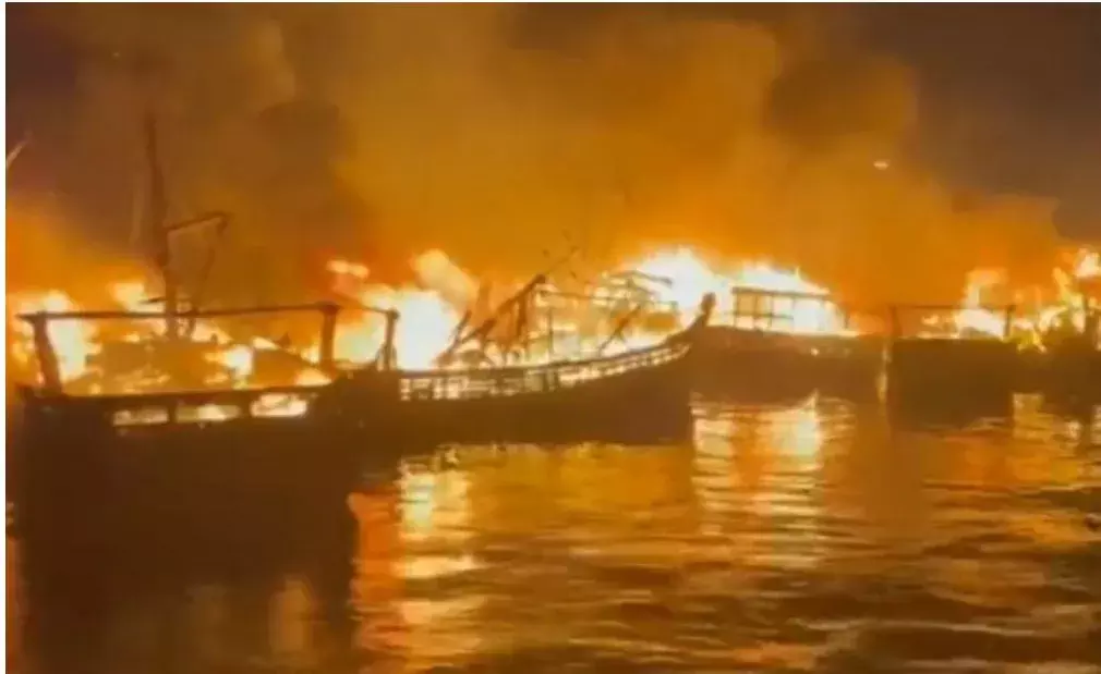 Vizag: మత్స్యకారులకు వేదన మిగిల్చిన అగ్ని ప్రమాదం