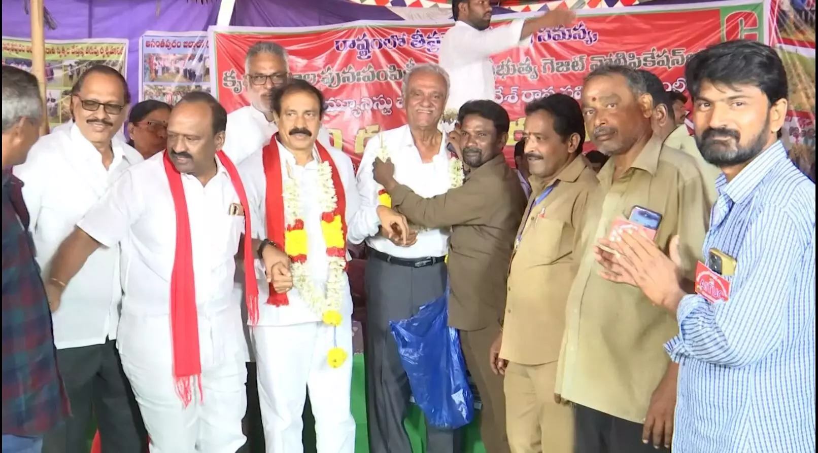 AP: కరవు తాండివిస్తున్నా నిర్లక్ష్యం వీడని జగన్ AP: కరవు తాండివిస్తున్నా నిర్లక్ష్యం వీడని జగన్
