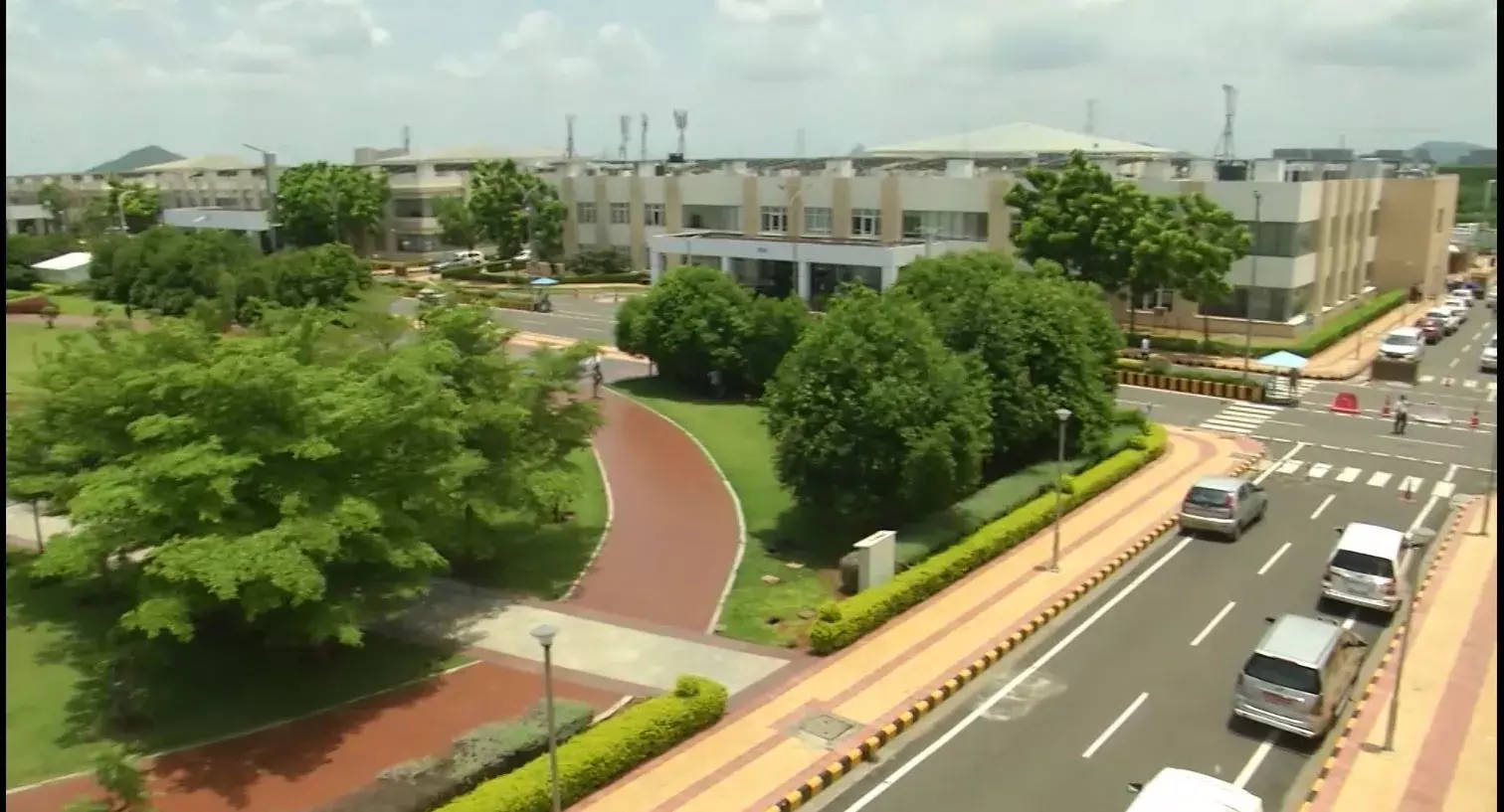 AP: విశాఖలో ప్రభుత్వ శాఖలకు భవనాల కేటాయింపు