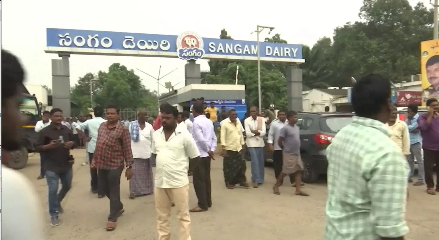 TDP: సంగం డెయిరీని దెబ్బతీసే కుట్ర TDP: సంగం డెయిరీని దెబ్బతీసే కుట్ర
