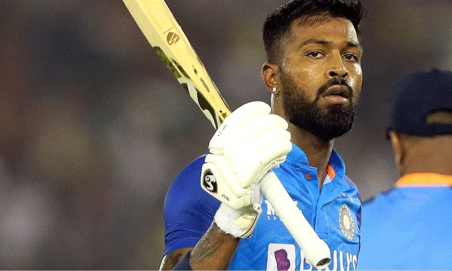 గుజరాత్ టైటాన్స్ ని వీడి ముంబై ఇండియన్స్లోకి హార్దిక్ పాండ్యా.. గుజరాత్ టైటాన్స్ ని వీడి ముంబై ఇండియన్స్లోకి హార్దిక్ పాండ్యా..