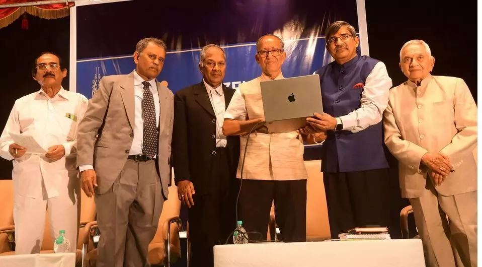 CDF: ఏపీలో ఓట్ల అవతవకలపై గవర్నర్కు ఫిర్యాదు CDF: ఏపీలో ఓట్ల అవతవకలపై గవర్నర్కు ఫిర్యాదు