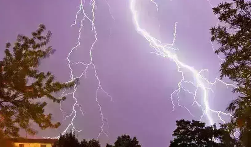 Gujarat : గుజరాత్‌లో పిడుగుపాటుకు 27 మంది మృతి