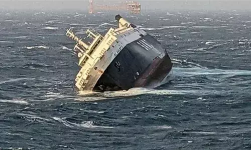 ship sinks off: గ్రీక్ ద్వీపంలో మునిగిన  కార్గో షిప్