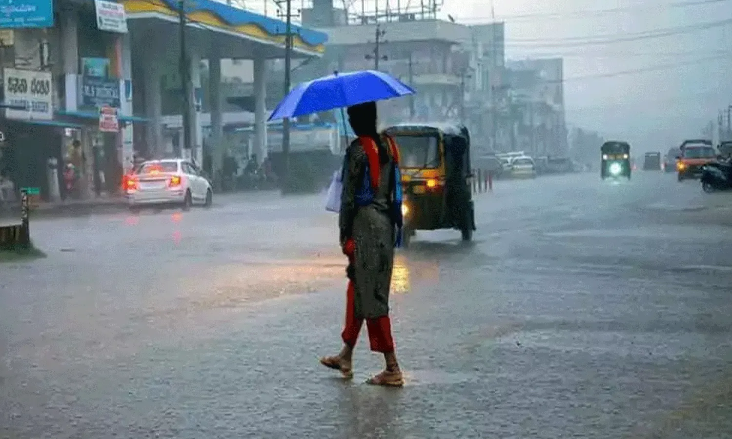 బంగాళాఖాతంలో అల్పపీడనం.. ఏపీలో మూడు రోజులు వర్షాలు బంగాళాఖాతంలో అల్పపీడనం.. ఏపీలో మూడు రోజులు వర్షాలు