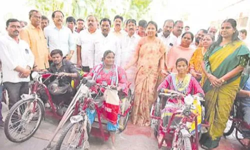 ycp : వైసీపీ పై మండిపడుతున్న  దివ్యాంగులు ycp : వైసీపీ పై మండిపడుతున్న  దివ్యాంగులు