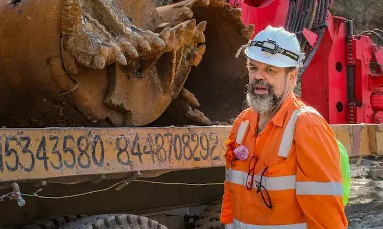 Uttarakhand: రెస్కూ టీమ్తో మమేకమైన ఆర్నాల్డ్ డిక్స్ Uttarakhand: రెస్కూ టీమ్తో మమేకమైన ఆర్నాల్డ్ డిక్స్