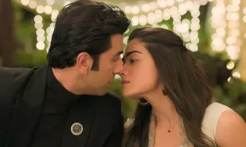 Intimate Scenes from Animal : వైరలవుతోన్న మూవీలోని రొమాంటిక్ సీన్స్ Intimate Scenes from Animal : వైరలవుతోన్న మూవీలోని రొమాంటిక్ సీన్స్