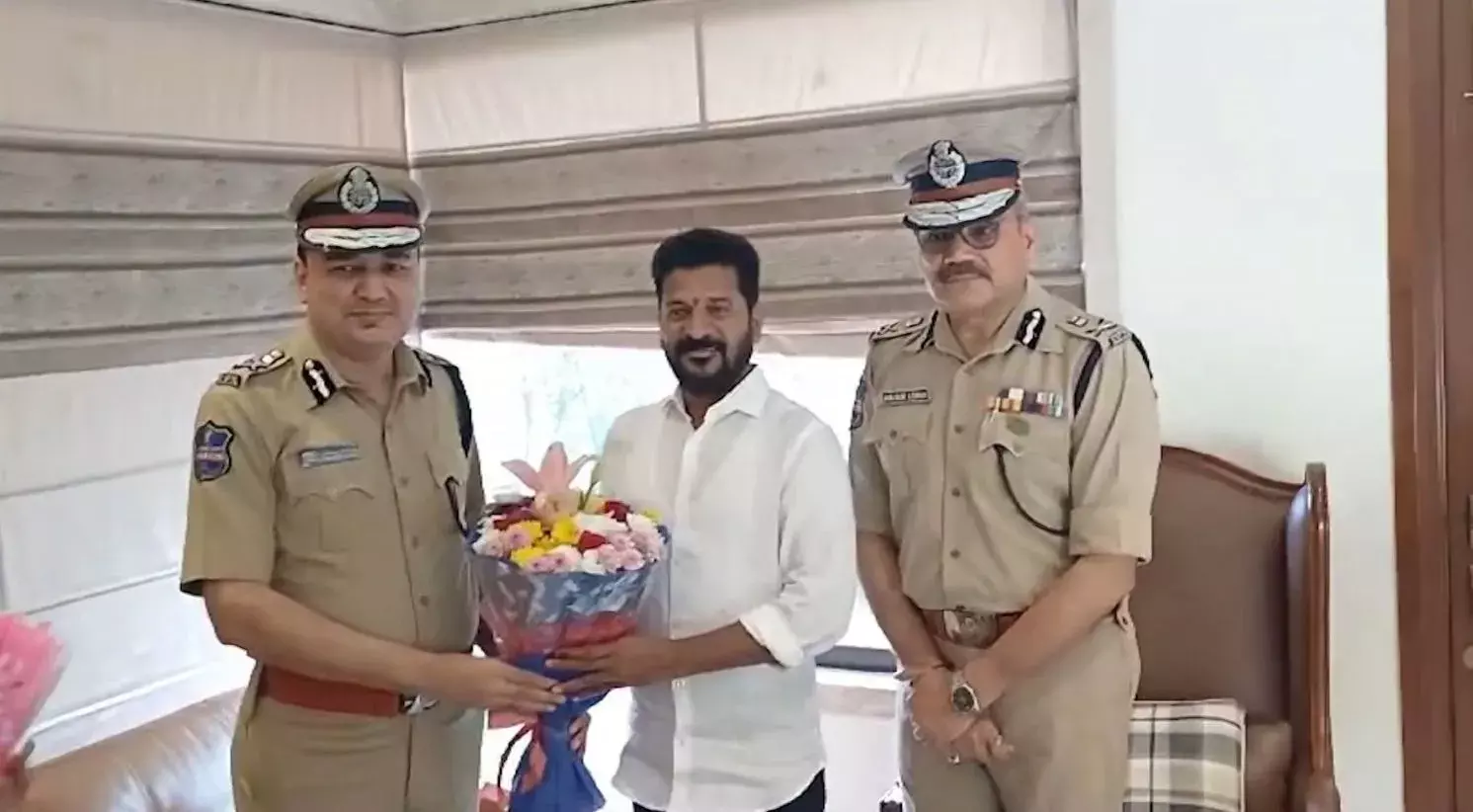 TS RESULT: రేవంత్‌రెడ్డి ఇంటికి డీజీపీ.. ఇంటి బయట జనసంద్రం