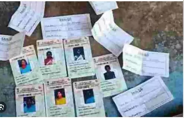 AP VOTERS: ఓట్ల అక్రమాలపై వెల్లువెత్తుతున్న ఫిర్యాదులు