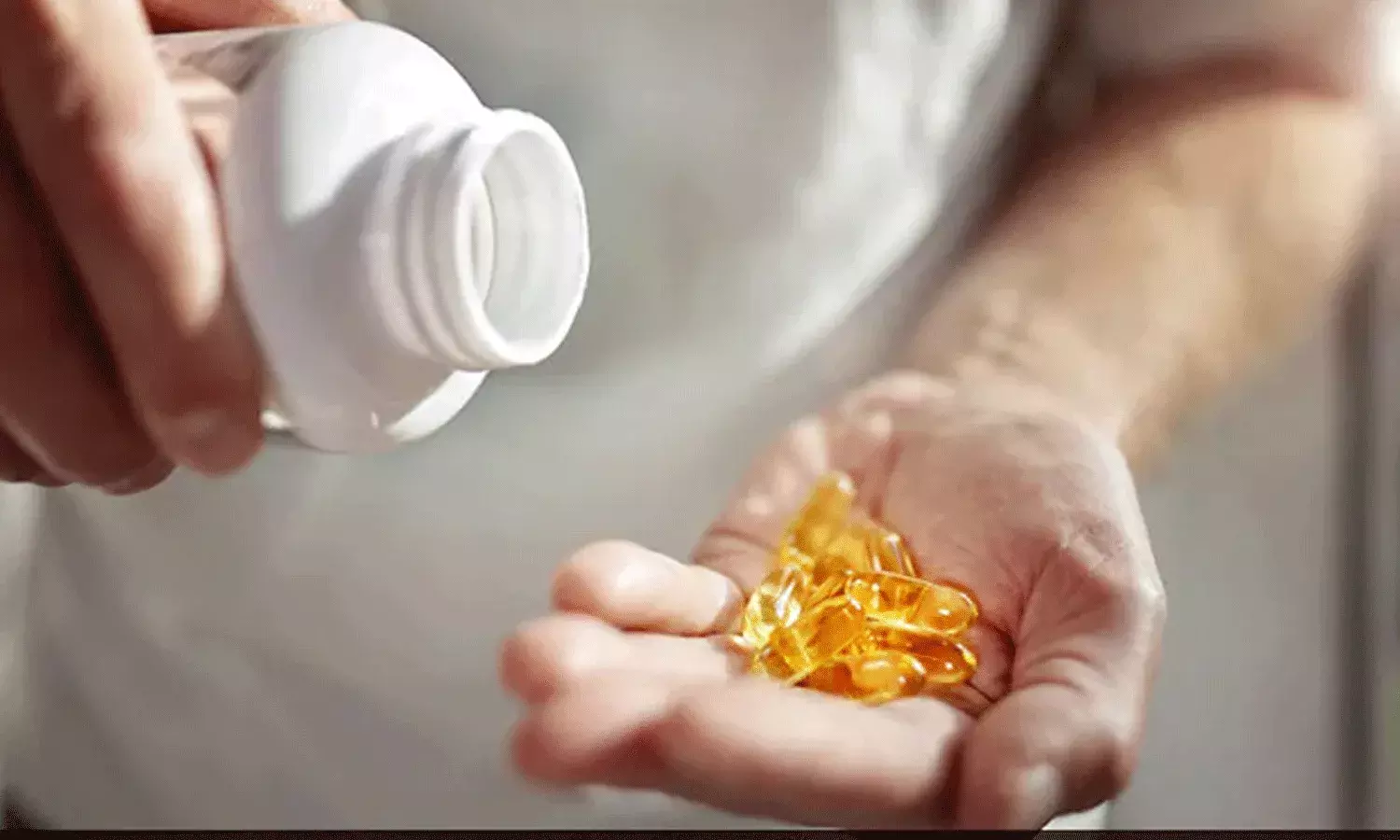 విటమిన్ డి సప్లిమెంట్లు తీసుకుంటున్నారా.. అయితే ఈ 4 విషయాలు విటమిన్ డి సప్లిమెంట్లు తీసుకుంటున్నారా.. అయితే ఈ 4 విషయాలు
