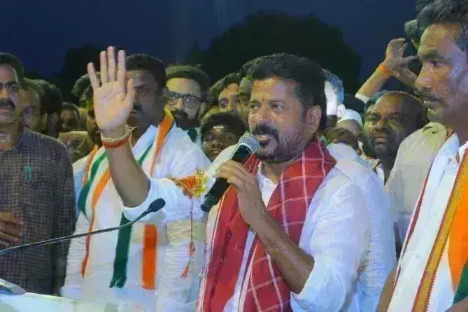 Revanth Reddy: రేవంత్ రెడ్డి అనే నేను .. తెలంగాణ రాష్ట్ర ముఖ్య మంత్రిగా .. Revanth Reddy: రేవంత్ రెడ్డి అనే నేను .. తెలంగాణ రాష్ట్ర ముఖ్య మంత్రిగా ..