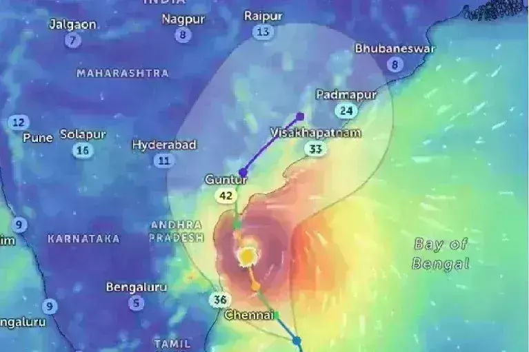 Cyclone: తెలంగాణలో తుపాన్ ప్రభావం.. Cyclone: తెలంగాణలో తుపాన్ ప్రభావం..