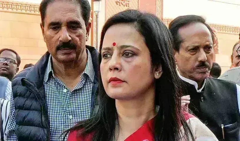 Mahua Moitra: సుప్రీంను ఆశ్రయించిన మహువా మొయిత్రా Mahua Moitra: సుప్రీంను ఆశ్రయించిన మహువా మొయిత్రా