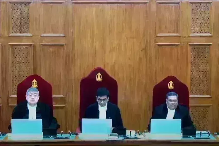 Article 370: ఆర్టికల్ 370 రద్దుపై సుప్రీంకోర్టు కీలక తీర్పు.. Article 370: ఆర్టికల్ 370 రద్దుపై సుప్రీంకోర్టు కీలక తీర్పు..