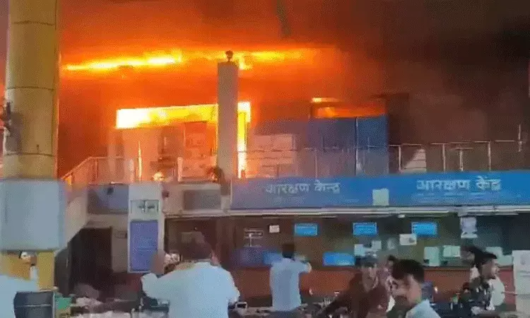 ముంబైలోని ఎల్‌టీటీ స్టేషన్‌లో అగ్నిప్రమాదం