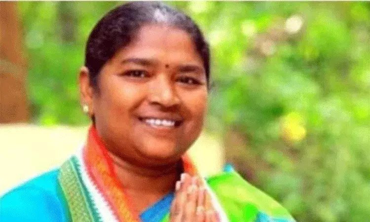 సీతక్క విజయం.. మంత్రి అయిన వెంటనే ఊరికి న్యాయం