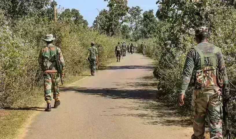 Chhattisgarh : పోలీసుల కాల్పుల్లో ఇద్దరు మావోయిస్టులు మృతి Chhattisgarh : పోలీసుల కాల్పుల్లో ఇద్దరు మావోయిస్టులు మృతి
