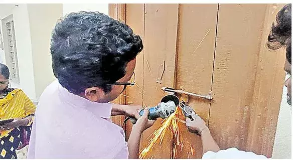 AP: అంగన్వాడీల సమ్మెపై జగన్ ఉక్కుపాదం