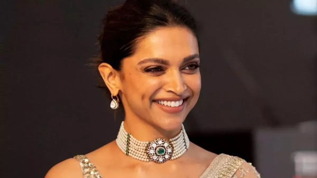 Deepika Padukone : తిరుమల శ్రీవారి ఆలయంలో గ్లోబల్ హీరోయిన్ Deepika Padukone : తిరుమల శ్రీవారి ఆలయంలో గ్లోబల్ హీరోయిన్