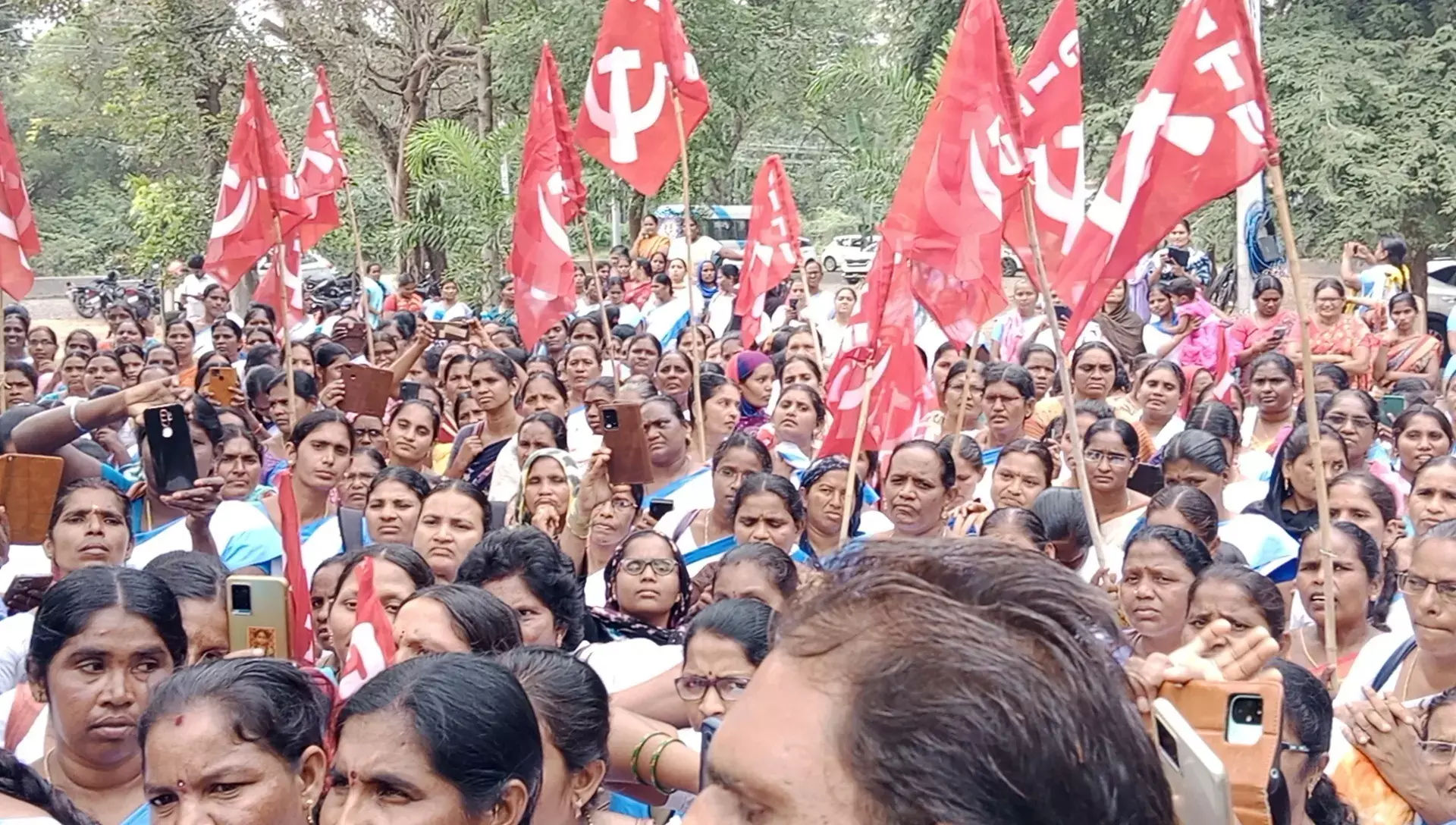 Asha workers: ఆశా కార్యకర్తల పోరుబాట Asha workers: ఆశా కార్యకర్తల పోరుబాట