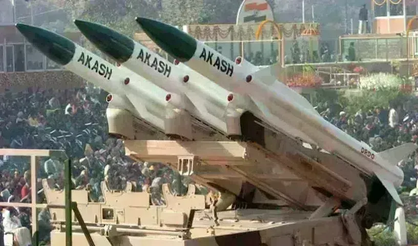 Akash Missile: ఒకేశారి  నాలుగు టార్గెట్ లు  చేధించే ‘ఆకాశ్’ Akash Missile: ఒకేశారి  నాలుగు టార్గెట్ లు  చేధించే ‘ఆకాశ్’