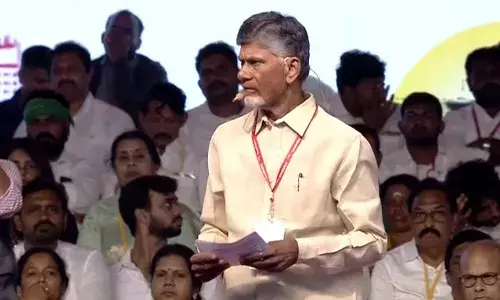 CBN:  మహిళలకు ఉచిత ప్రయాణం, నిరుద్యోగ భృతి CBN:  మహిళలకు ఉచిత ప్రయాణం, నిరుద్యోగ భృతి