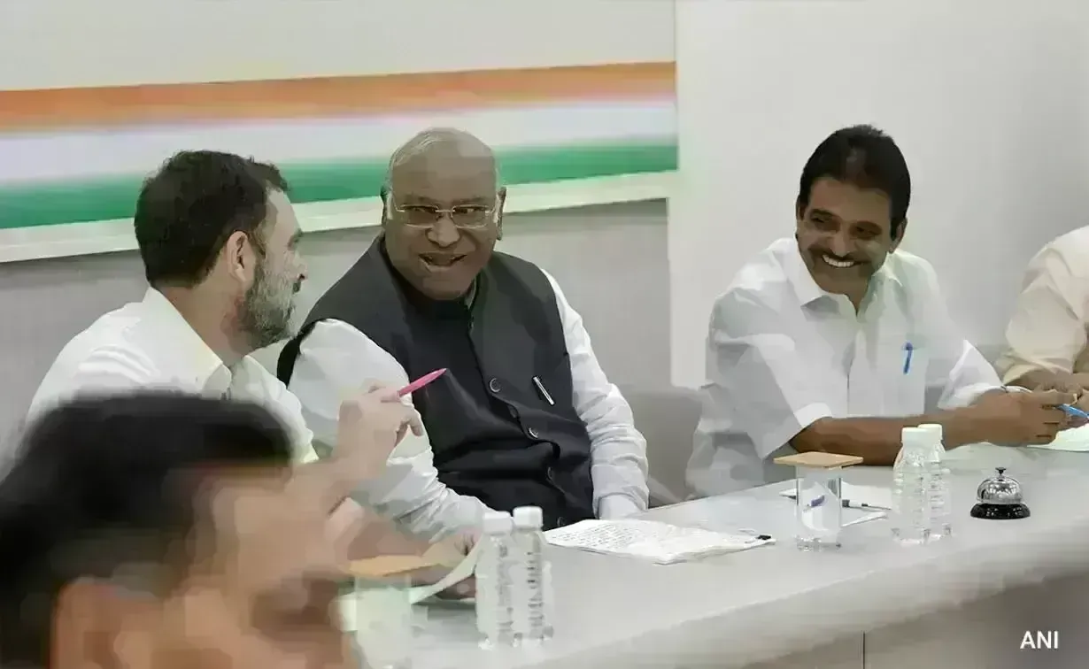 Congress : నేడే కాంగ్రెస్ వర్కింగ్ కమిటీ భేటీ Congress : నేడే కాంగ్రెస్ వర్కింగ్ కమిటీ భేటీ