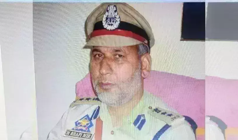 Jammu And Kashmir ఉగ్రదాడిలో రిటైర్డ్ పోలీసు అధికారి మృతి