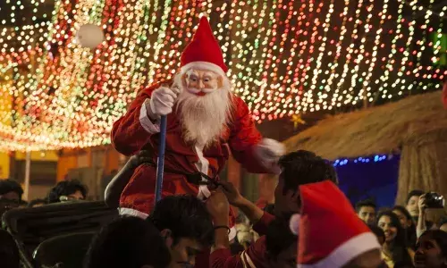 Christmas 2023: ప్రపంచవ్యాప్తంగా ఉత్సాహంగా క్రిస్మస్ వేడుకల Christmas 2023: ప్రపంచవ్యాప్తంగా ఉత్సాహంగా క్రిస్మస్ వేడుకల