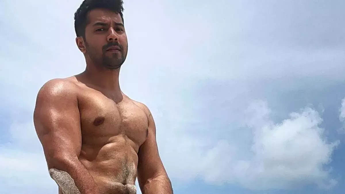 Varun Dhawan : షూటింగ్ లో కాలికి గాయం.. ఫొటో పోస్ట్ Varun Dhawan : షూటింగ్ లో కాలికి గాయం.. ఫొటో పోస్ట్