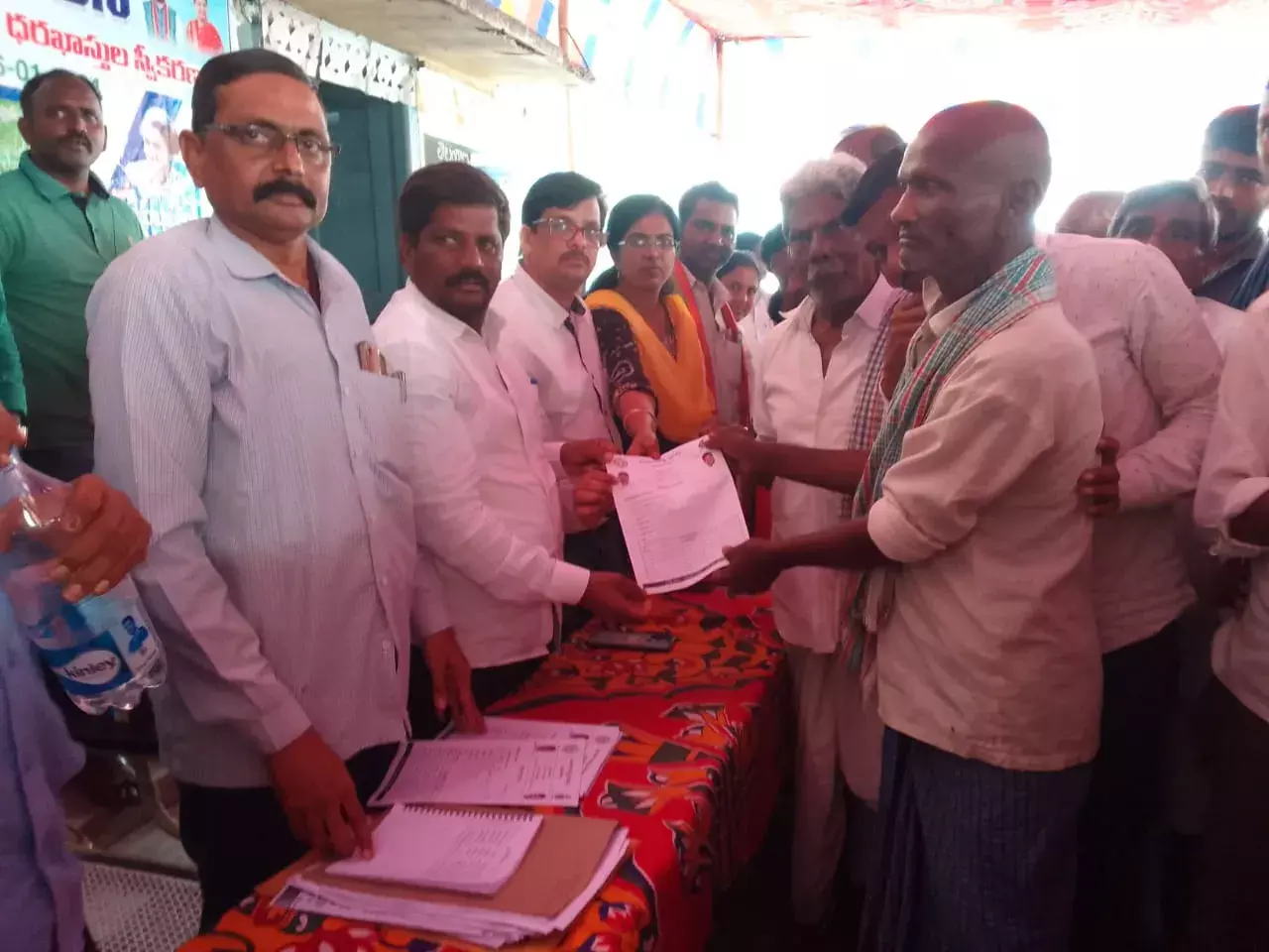 TS: గ్రామాల్లోనూ భారీగా దరఖాస్తులు