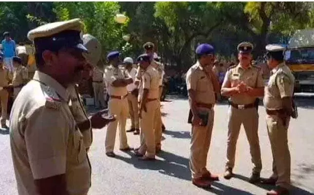 KARNATAKA: కర్ణాటకలో ఒకే ఇంట్లో అయిదు అస్తిపంజరాలు KARNATAKA: కర్ణాటకలో ఒకే ఇంట్లో అయిదు అస్తిపంజరాలు