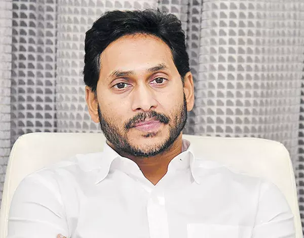 Ys Jagan: అడ్రస్ లేని జిల్లాకో విమానాశ్రయం Ys Jagan: అడ్రస్ లేని జిల్లాకో విమానాశ్రయం