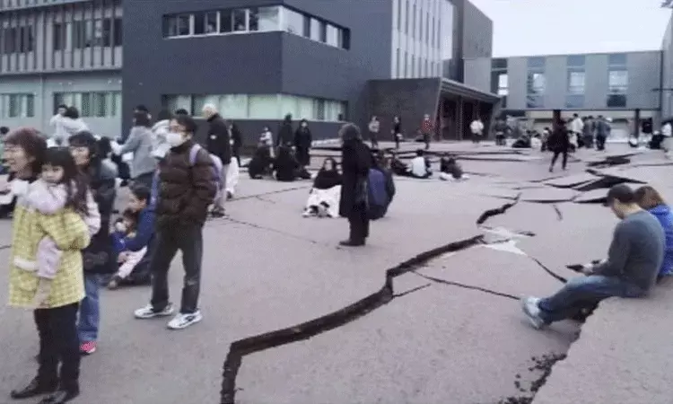 జపాన్లో భారీ భూకంపం.. నిరాశ్రయులైన వేలాది మంది ప్రజలు జపాన్లో భారీ భూకంపం.. నిరాశ్రయులైన వేలాది మంది ప్రజలు