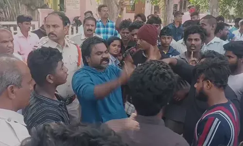 YCP: వైసీపీ నేత కుమారుడి దాడిలో వ్యక్తి మృతి