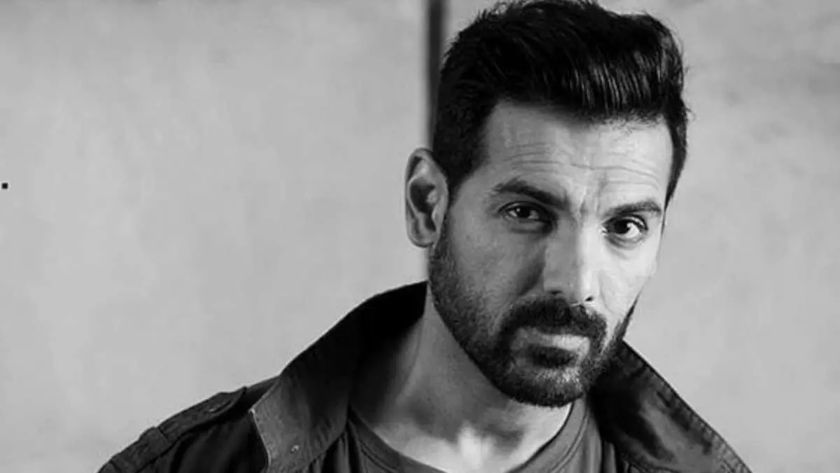 John Abraham : భారీ మొత్తానికి ముంబైలో విలాసవంతమైన బంగ్లా కొనుగోలు John Abraham : భారీ మొత్తానికి ముంబైలో విలాసవంతమైన బంగ్లా కొనుగోలు