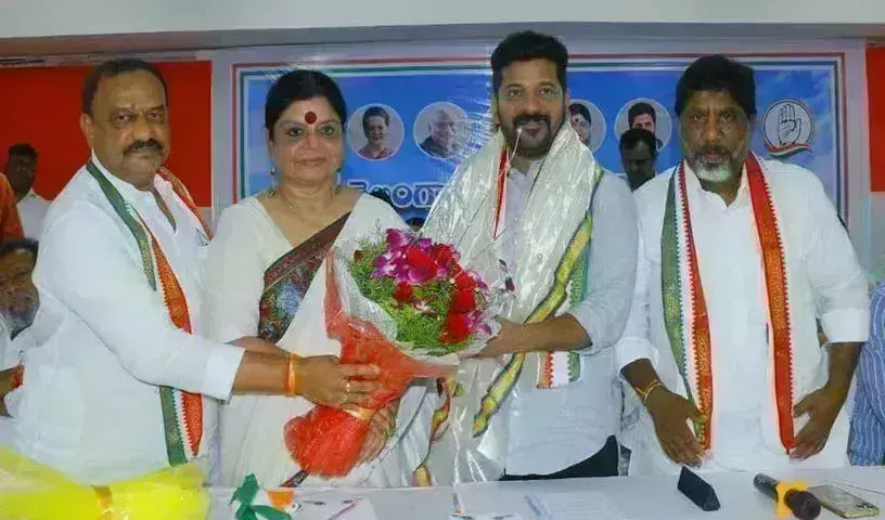 Congress: పార్లమెంటు ఎన్నికల్లో తెలంగాణ నుంచి సోనియా పోటీ.. Congress: పార్లమెంటు ఎన్నికల్లో తెలంగాణ నుంచి సోనియా పోటీ..