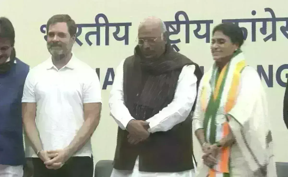 YS Sharmila: కాంగ్రెస్ లో చేరిన షర్మిల..