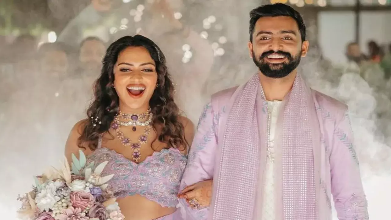 Amala Paul  ప్రెగ్నెన్సీ అనౌన్స్ చేసిన అమలా పాల్.. షాకవుతున్న నెటిజన్లు