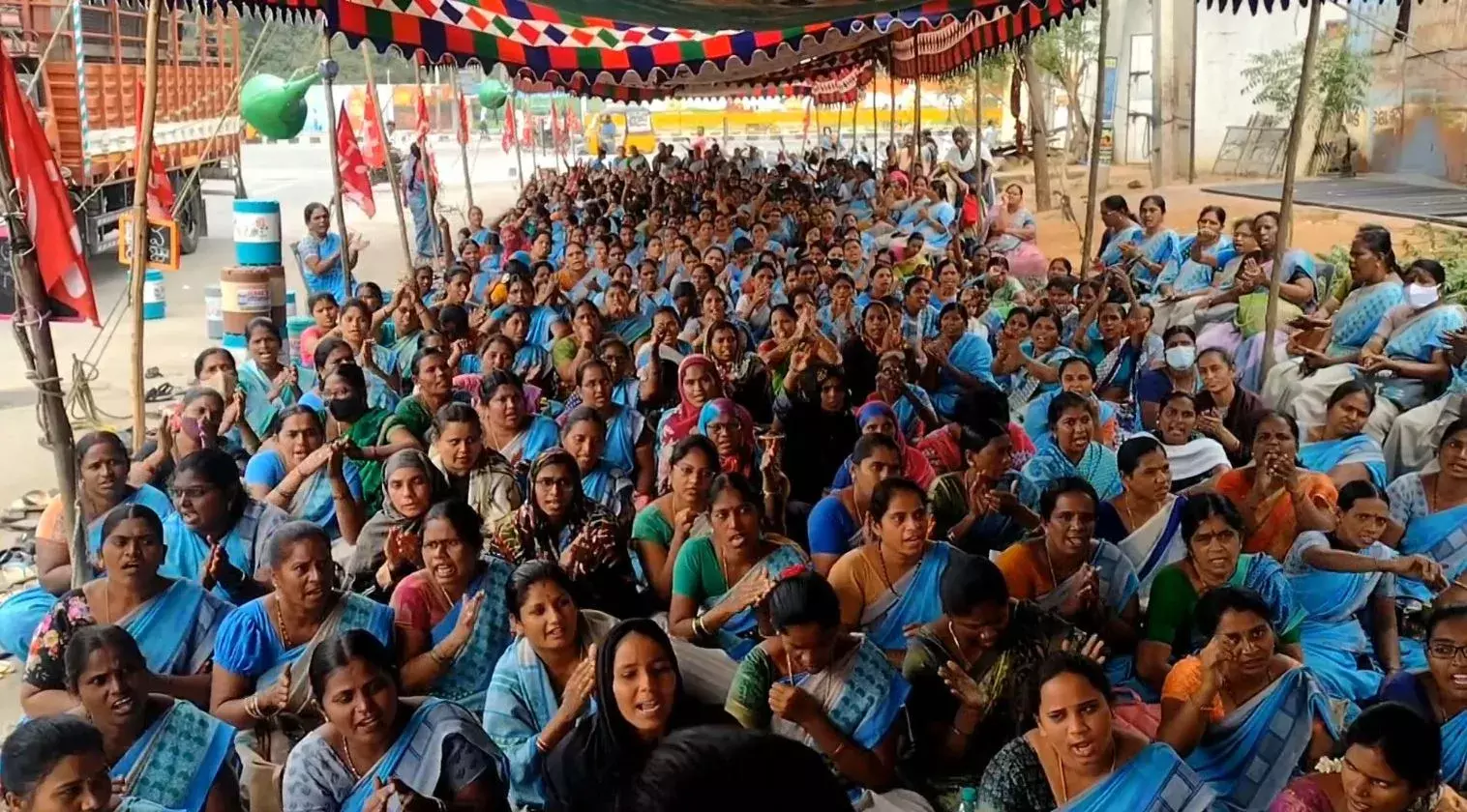 AP: వెనక్కి తగ్గని అంగన్‌వాడీలు