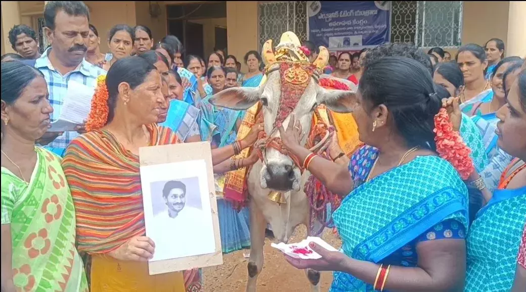 AP: ఉవ్వెత్తున్న పారిశుద్ధ్య కార్మికుల సమ్మె