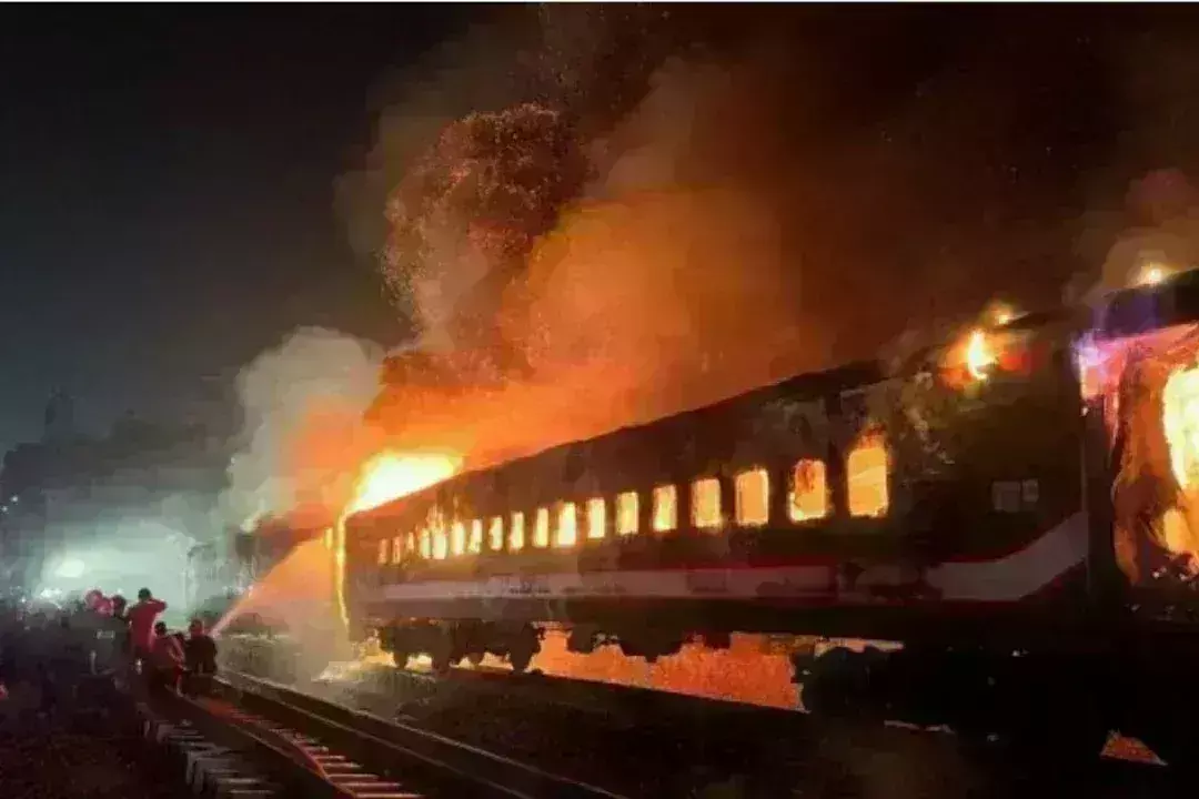 Bangladesh: బంగ్లాదేశ్‌లో ఎన్నికలకు ముందు హింస..