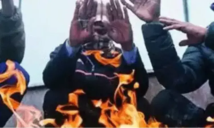 రైల్లో భోగి మంటలు.. కోచ్ నుంచి పొగ రావడంతో..