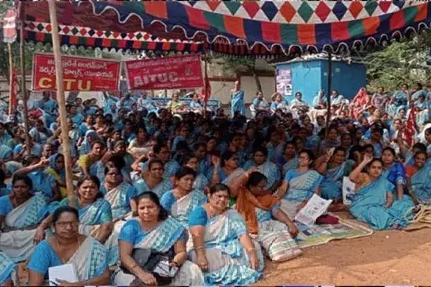 Andhra news: అంగన్వాడీలపై ‘ఎస్మా’ ప్రయోగించిన ప్రభుత్వం Andhra news: అంగన్వాడీలపై ‘ఎస్మా’ ప్రయోగించిన ప్రభుత్వం