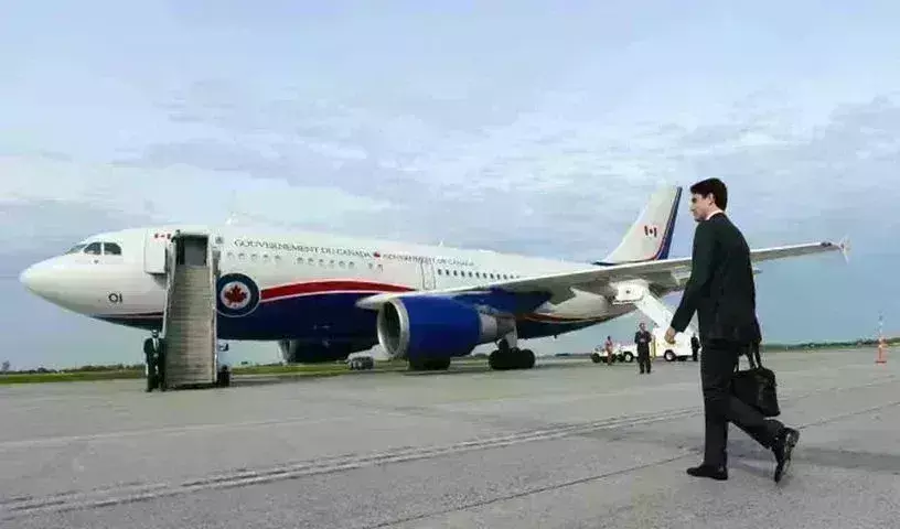 Justin Trudeau : మరోసారి మొరాయించిన ట్రూడో అధికారిక విమానం. Justin Trudeau : మరోసారి మొరాయించిన ట్రూడో అధికారిక విమానం.