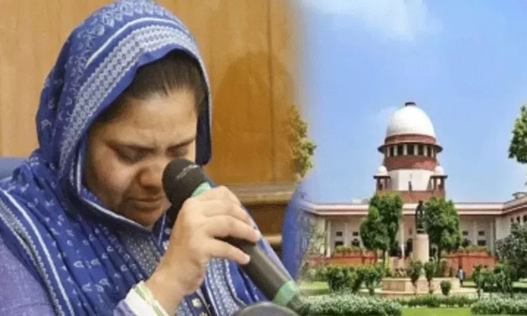 బిల్కిస్ బానో కేసు: దోషుల ముందస్తు విడుదలను సవాలు చేస్తూ దాఖలైన పిటిషన్లపై నేడే తీర్పు బిల్కిస్ బానో కేసు: దోషుల ముందస్తు విడుదలను సవాలు చేస్తూ దాఖలైన పిటిషన్లపై నేడే తీర్పు